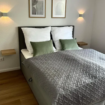 Home & Apart - Stilvolles Apartment In Oldenburg-Kreyenbrueck - Balkon, Parkplatz & Wlan *