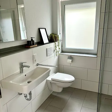 Home & Apart - Stilvolles Apartment In Oldenburg-Kreyenbrueck - Balkon, Parkplatz & Wlan Apartmán *