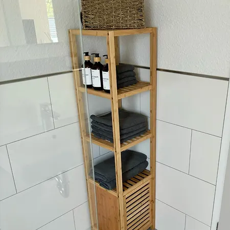 Home & Apart - Stilvolles Apartment In Oldenburg-Kreyenbrueck - Balkon, Parkplatz & Wlan Apartmán *