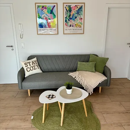 Home & Apart - Stilvolles Apartment In Oldenburg-Kreyenbrueck - Balkon, Parkplatz & Wlan *