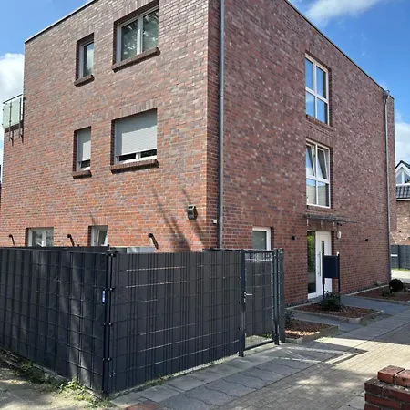Apartmán Home & Apart - Stilvolles Apartment In Oldenburg-Kreyenbrueck - Balkon, Parkplatz & Wlan